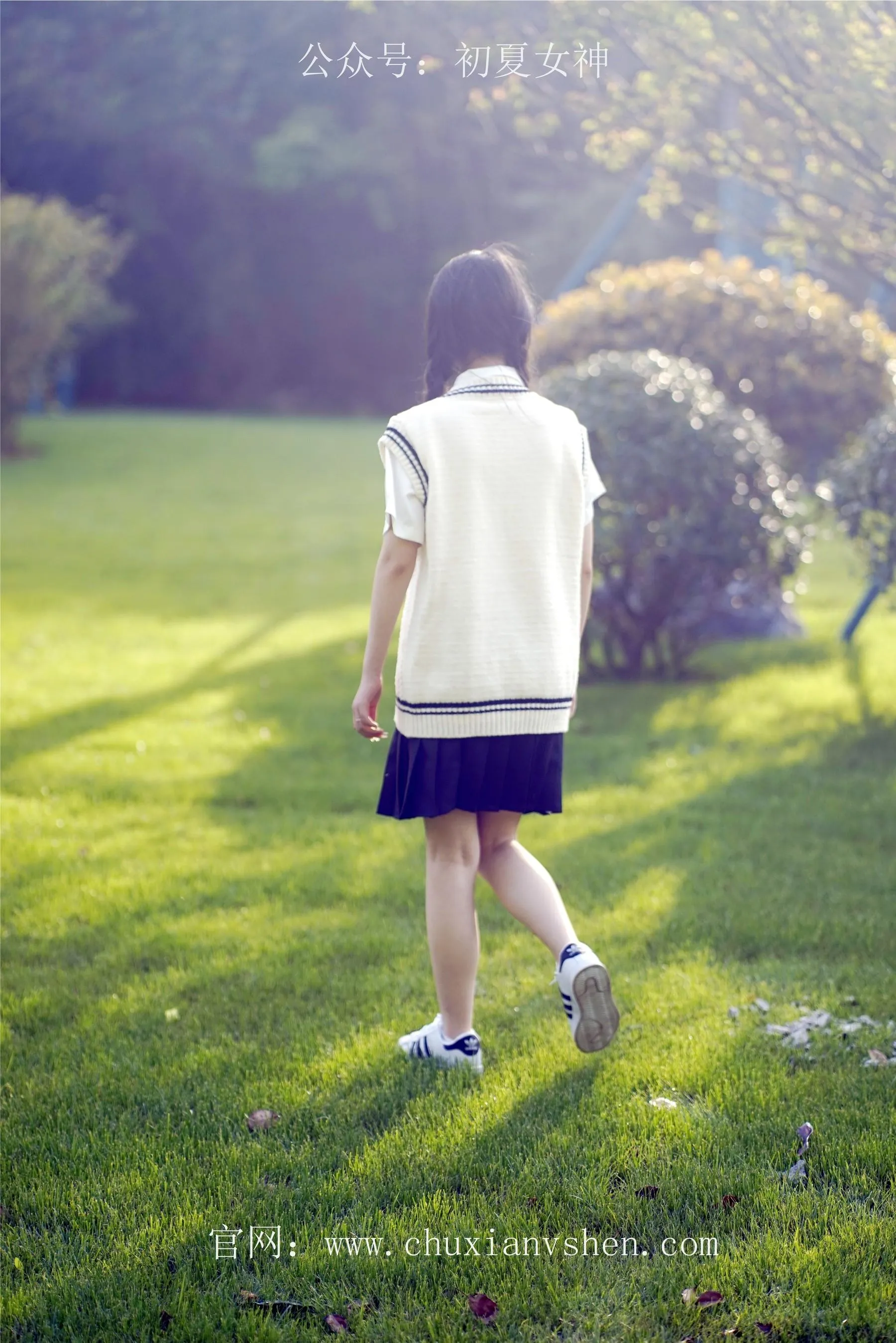 初夏女神 NO.061 念念 春秋JK套搭配三叶草贝壳头鞋 [115P]插图8